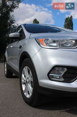 Внедорожник / Кроссовер Ford Escape 2017 в 