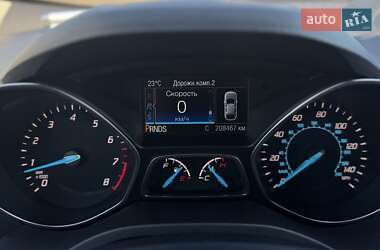 Внедорожник / Кроссовер Ford Escape 2015 в 
