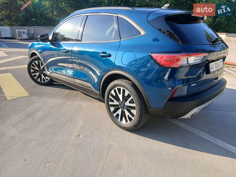 Внедорожник / Кроссовер Ford Escape 2020 в Ирпене