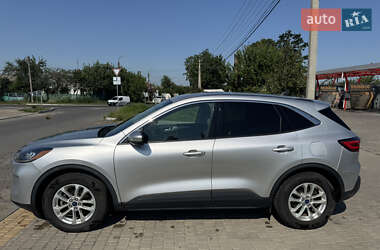 Внедорожник / Кроссовер Ford Escape 2020 в 