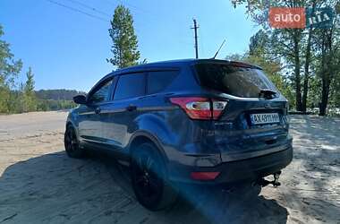 Внедорожник / Кроссовер Ford Escape 2017 в 