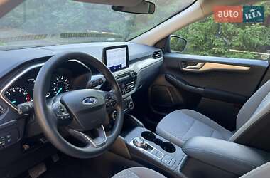 Внедорожник / Кроссовер Ford Escape 2020 в 
