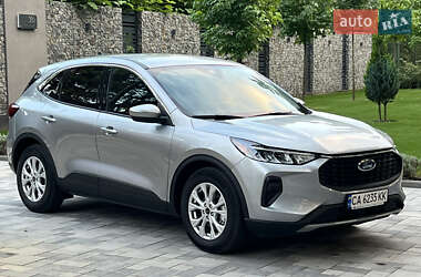 Внедорожник / Кроссовер Ford Escape 2023 в 