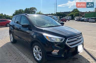 Внедорожник / Кроссовер Ford Escape 2017 в 