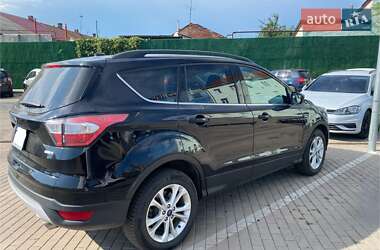 Внедорожник / Кроссовер Ford Escape 2017 в 