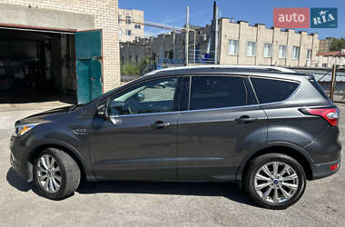 Позашляховик / Кросовер Ford Escape 2018 в 