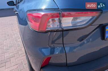 Внедорожник / Кроссовер Ford Escape 2020 в 