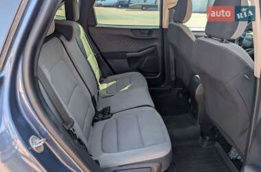 Внедорожник / Кроссовер Ford Escape 2020 в 