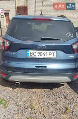 Внедорожник / Кроссовер Ford Escape 2018 в 