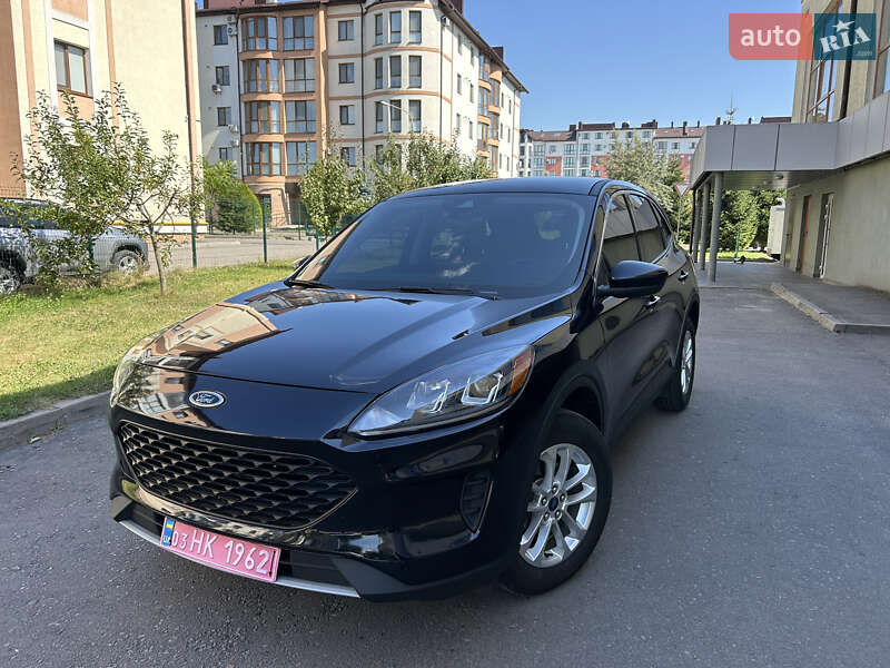 Внедорожник / Кроссовер Ford Escape 2021 в 