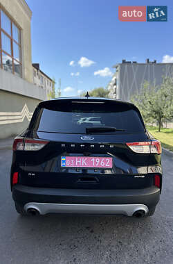 Внедорожник / Кроссовер Ford Escape 2021 в 