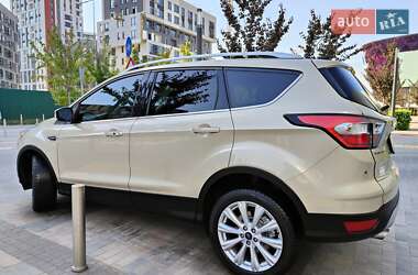 Позашляховик / Кросовер Ford Escape 2016 в 