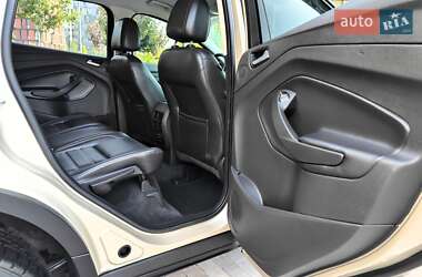 Позашляховик / Кросовер Ford Escape 2016 в 