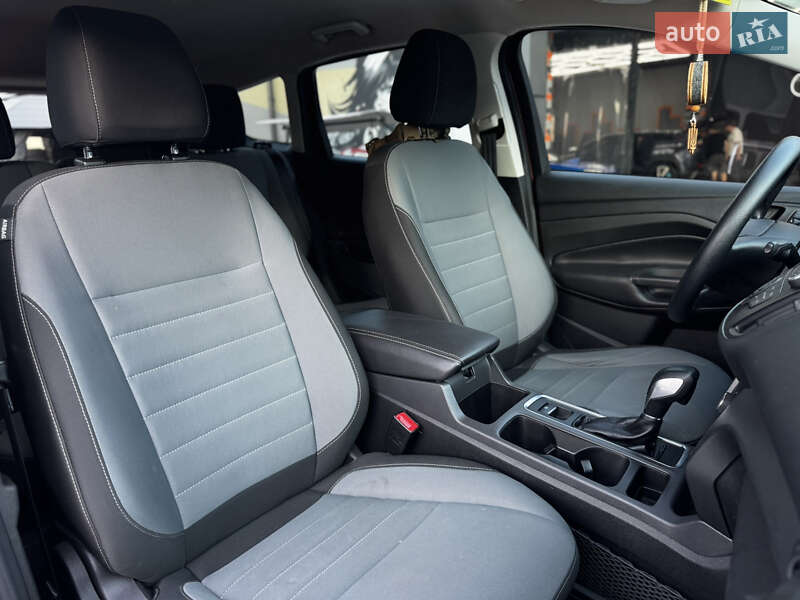 Внедорожник / Кроссовер Ford Escape 2017 в Житомире