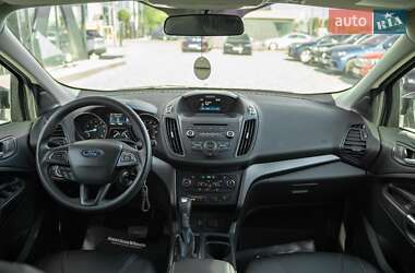 Внедорожник / Кроссовер Ford Escape 2016 в 