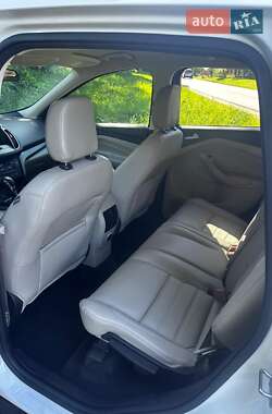 Внедорожник / Кроссовер Ford Escape 2017 в 