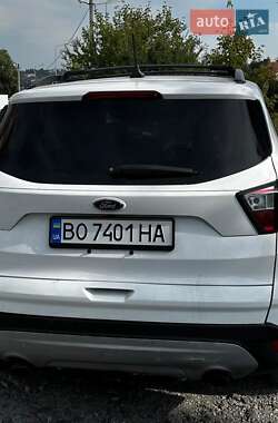 Внедорожник / Кроссовер Ford Escape 2017 в 