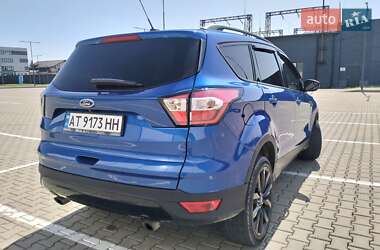 Внедорожник / Кроссовер Ford Escape 2016 в 