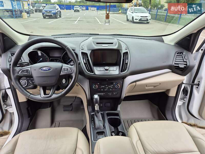 Внедорожник / Кроссовер Ford Escape 2016 в Долине фото 8 Внедорожник / Кроссовер Ford Escape 2016 в Долине