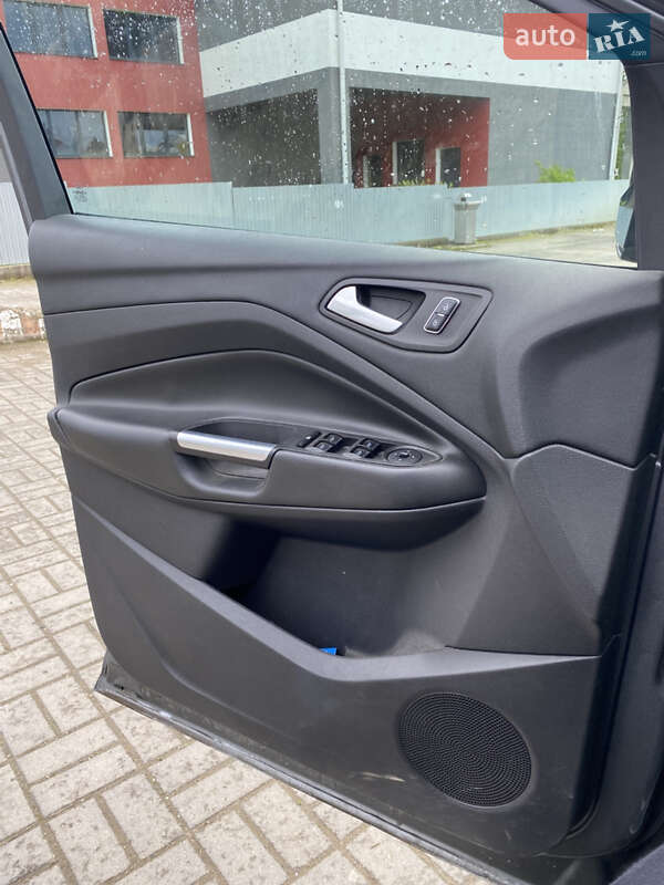 Внедорожник / Кроссовер Ford Escape 2014 в Черновцах