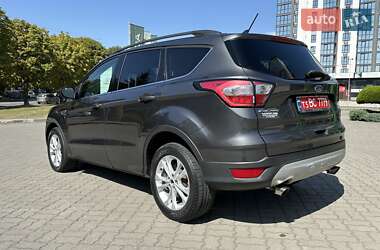Внедорожник / Кроссовер Ford Escape 2018 в 