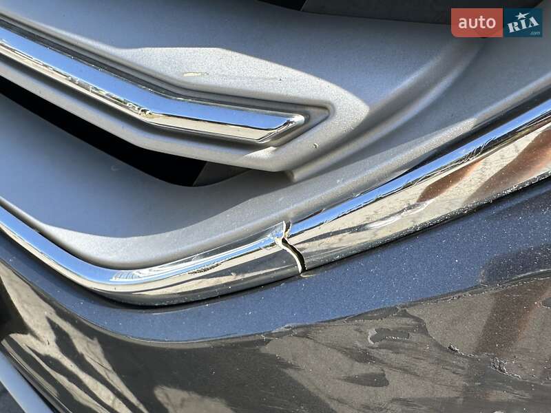 Внедорожник / Кроссовер Ford Escape 2018 в Луцке