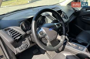 Внедорожник / Кроссовер Ford Escape 2018 в 