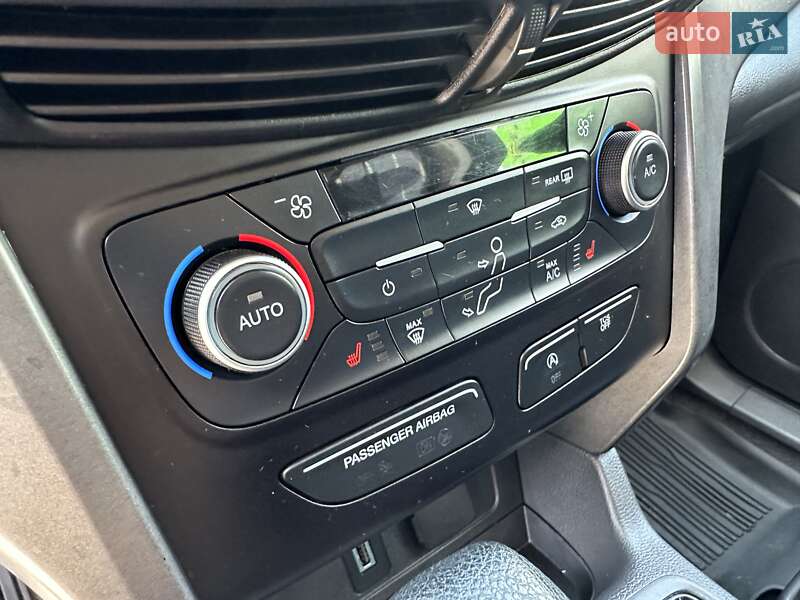 Внедорожник / Кроссовер Ford Escape 2018 в Луцке