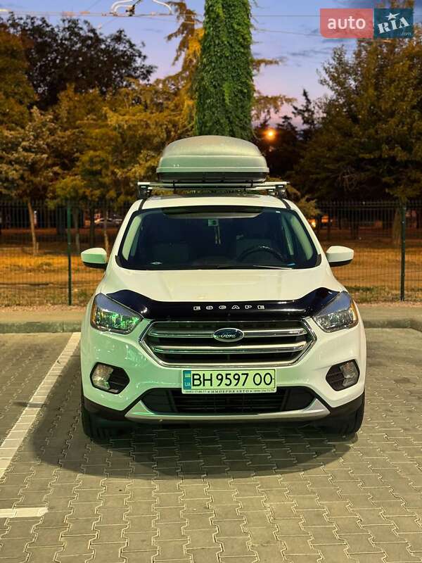 Внедорожник / Кроссовер Ford Escape 2017 в Одессе
