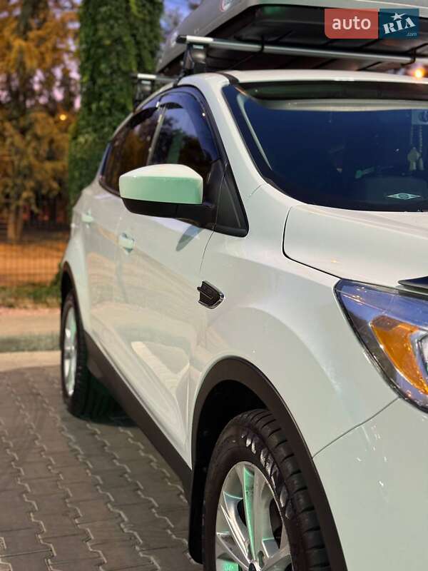 Внедорожник / Кроссовер Ford Escape 2017 в Одессе