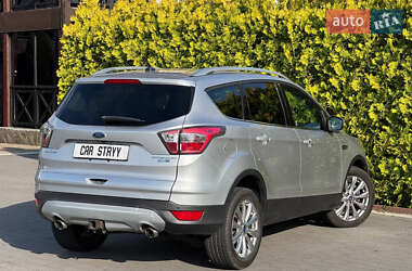 Внедорожник / Кроссовер Ford Escape 2016 в 