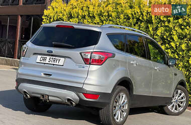Внедорожник / Кроссовер Ford Escape 2016 в 