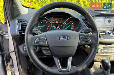 Внедорожник / Кроссовер Ford Escape 2016 в 