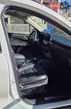 Внедорожник / Кроссовер Ford Escape 2020 в 