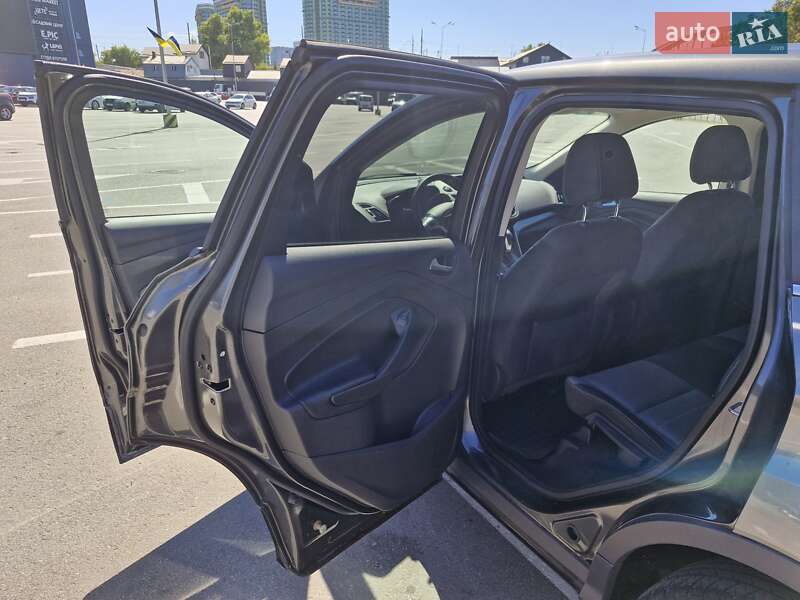 Внедорожник / Кроссовер Ford Escape 2015 в Киеве