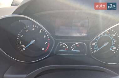 Внедорожник / Кроссовер Ford Escape 2015 в 