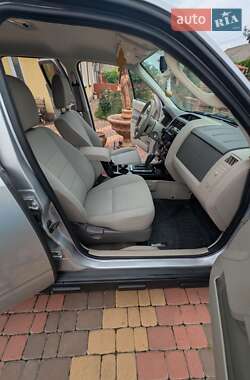 Внедорожник / Кроссовер Ford Escape 2010 в 