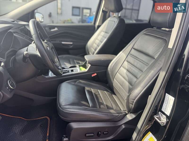 Внедорожник / Кроссовер Ford Escape 2018 в Ровно