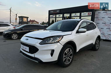 Внедорожник / Кроссовер Ford Escape 2019 в 