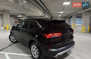Позашляховик / Кросовер Ford Escape 2024 в 