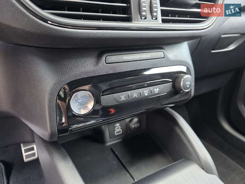 Внедорожник / Кроссовер Ford Escape 2024 в Кривом Роге