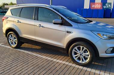 Внедорожник / Кроссовер Ford Escape 2019 в Дубно