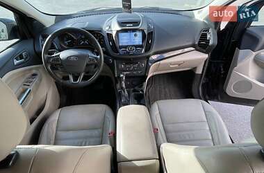 Позашляховик / Кросовер Ford Escape 2016 в 