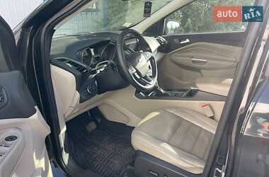 Позашляховик / Кросовер Ford Escape 2016 в 