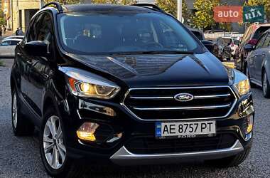 Внедорожник / Кроссовер Ford Escape 2018 в 