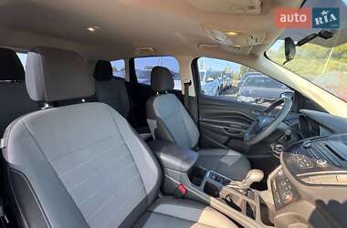 Внедорожник / Кроссовер Ford Escape 2017 в 