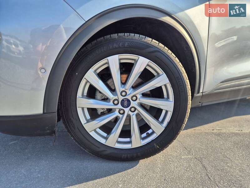 Позашляховик / Кросовер Ford Escape 2021 в Рівному