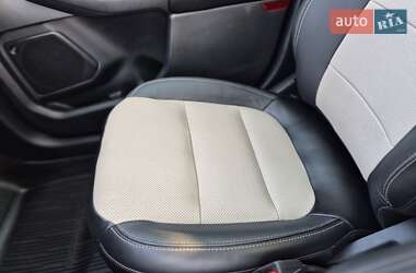 Внедорожник / Кроссовер Ford Escape 2021 в 