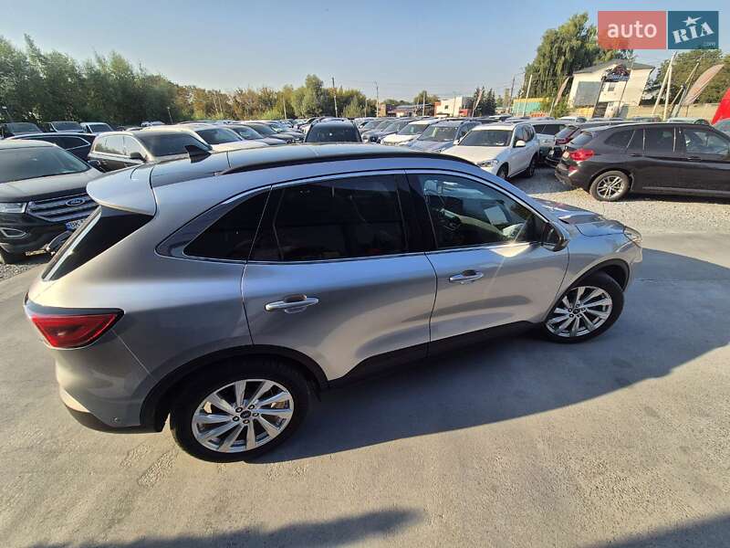 Позашляховик / Кросовер Ford Escape 2021 в Рівному
