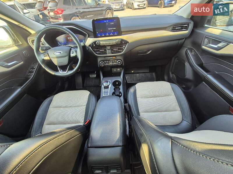 Позашляховик / Кросовер Ford Escape 2021 в Рівному